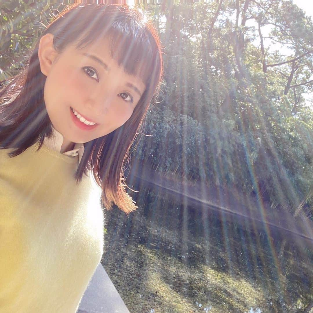 白石小百合さんのインスタグラム写真 - (白石小百合Instagram)「. 天から光が降り注がれたみたい✨✨✨🧚‍♀️👼✨✨✨  ちなみに、サウナ後のととのったー！って、こんな感じです🥰身体が軽くて調子が良くリラックスしているのにシャキッともしていて明るく前向きな気分になる🧖‍♀️わたしはスーパー銭湯の近くで育ったので、スパが身近で、サウナや温泉は日常の一部♨️家ではほぼ毎日長風呂で、一日に６回入ることもあります笑☺️少し前からサウナが流行っていますよね〜☀️入り方をよく聞かれるので今度まとめてみようかな🤔めちゃくちゃ長くなるかも（笑）ストーリー見返してたら③年前の今日はパリでもサウナに行ってた🔥（笑）  #光芒 #天使の階段 #天使の梯子 #光の軌跡 #光のシャワー #レンブラント光線 #ヤコブの階段 #薄名光線 #パイプオルガン #浄化した #ととのった #ととのう #整った #ととのったー  #サウナ #サウナ女子 #スパ女子 #温泉女子 #女子って何だ #サウナレディ ←ちょっと怖そう笑 #photooftheday #thelightfromsky #goodday #goodluck」1月25日 17時01分 - sayurishirais