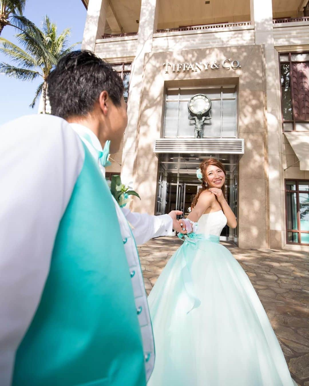 宮川杏奈さんのインスタグラム写真 - (宮川杏奈Instagram)「Tiffany&Co💍💕 .  #Hawaii #hawaiiwedding  #hiltonhawaiianvillage  #ハワイ #ハワイウェディング #海外挙式 #ハネムーン #ウェディングフォト  #ウェディングドレス  #ヒルトンハワイアンビレッジ  #挙式 #海外挙式 #懐かシリーズ  #結婚記念日 #フォトツアー #ビーチフォトウェディング」1月25日 17時35分 - an1221na