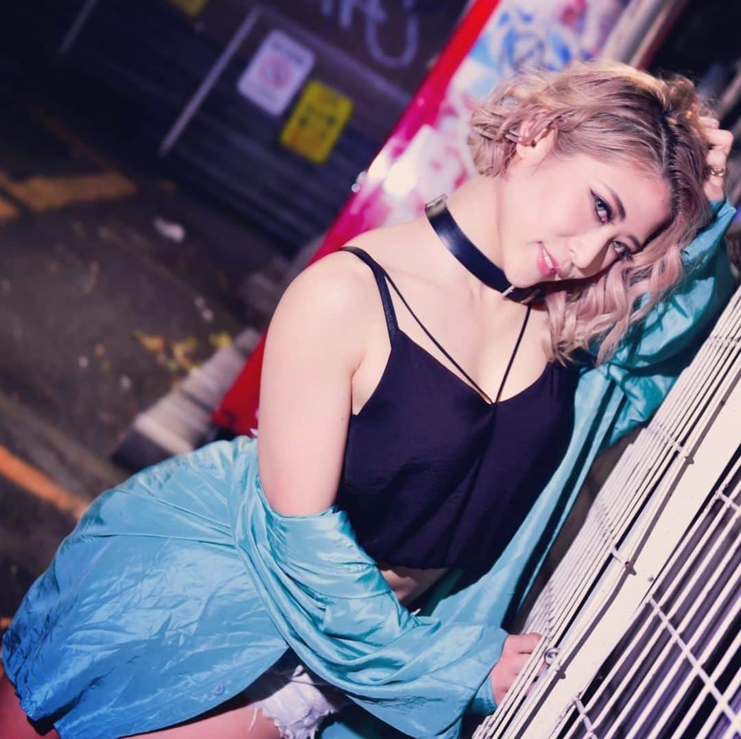 Kumiのインスタグラム：「. はやく暖かくならないかなー☀️ . . . 💋🌙💋🌙💋 . . . 📸 @fukawadaichi  . . . #バーレスク東京 #スーパーバーレスク東京 #burlesque #burlesquetokyo #インスタ映え #poledancer #burlesquedancer #ポールダンサー　#ショーガール　#showgirl #ポートレート #photooftheday #instagood #一眼レフ」