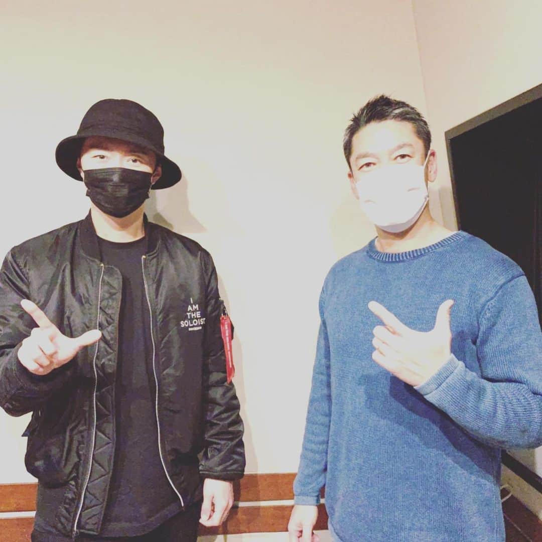 吉田輝幸のインスタグラム：「マキさんのラジオに出させていただきました！  リラックスして色々お話しできましたよ！  ◆LDH PERFECT YEAR 2020 RADIO ネット局一覧◆  ・AIR-G’　(土)20時30分～20時55分 ・FM青森　(水)20時00分～20時30分 ・FM岩手　(土)19時00分～19時30分 ・Date fm　(土)28時00分～28時30分 ・ FM秋田　(土)18時00分～18時30分 ・ ふくしまFM　(火)21時30分～21時55分 ・ TOKYO FM　(土)20時00分～20時30分 ・ FM GUNMA　(木)21時00分～21時30分 ・Radio Berry　(火)21時30分～21時55分 ・FM新潟　(金)21時30分～21時55分 ・FM長野　(土)24時30分～25時00分 ・FM福井　(土)27時30分～28時00分 ・FM愛知　(木)20時30分～21時00分 ・FM岐阜　(火)20時30分～21時00分 ・FM三重　(土)11時00分～11時30分 ・FM滋賀　(月)20時00分～20時30分 ・FM OH！　(日)20時30分～21時00分 ・Kiss FM KOBE　(土)24時00分～24時30分 ・FM山陰　(土)28時30分～29時00分 ・FM岡山　(土)18時00分～18時30分 ・広島FM　(土)20時00分～20時30分 ・FM山口　(土)18時30分～18時55分 ・FM香川　(土)19時30分～20時00分 ・FM徳島　(土)26時30分～27時00分 ・FM高知　(土)19時30分～20時00分 ・FM佐賀　(土)24時30分～24時55分 ・FM長崎　(土)21時00分～21時30分 ・FM熊本　(水)20時00分～20時30分 ・FM大分　(月)21時30分～21時55分 ・FM宮崎　(木)21時30分～21時55分 ・FM沖縄　(火)21時00分〜21時25分  ※OAスケジュールは変更の可能性もあります。詳しくは各放送局のHPをチェックしてください。 ※スマホアプリ『AuDee』をダウンロードすれば、無料で上記ネット局の放送をリアルタイム聴取可能です。 ※特別番組、災害などの臨時対応によりやむを得ず、変更・中止になる可能性もございます。 あらかじめご了承ください。  #ビジネスアスリート #ととのえトレーニング #パフォーマンスギア #最短で最大の効果を出すトレーニング #ギア職人 #ギア師匠 #pcp #mba #アスリート #パーソナルトレーニング #ストレングスアンドコンディショニング #ldh #ldhsports」