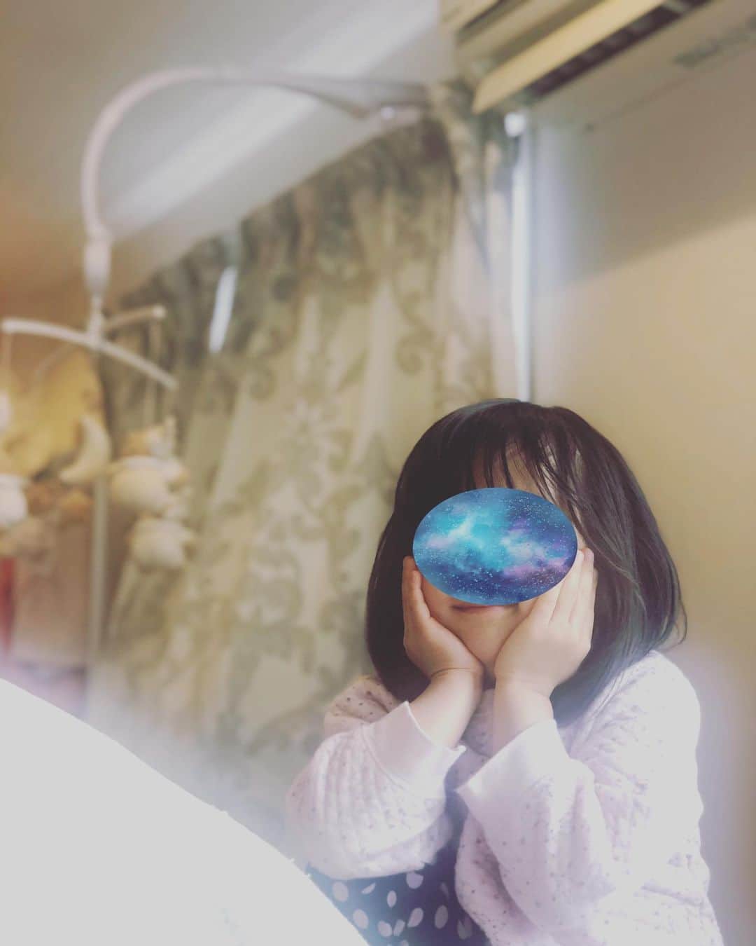 犬山紙子さんのインスタグラム写真 - (犬山紙子Instagram)「起きたらおちびが見つめてくれてた」1月25日 17時48分 - inuyamakamiko