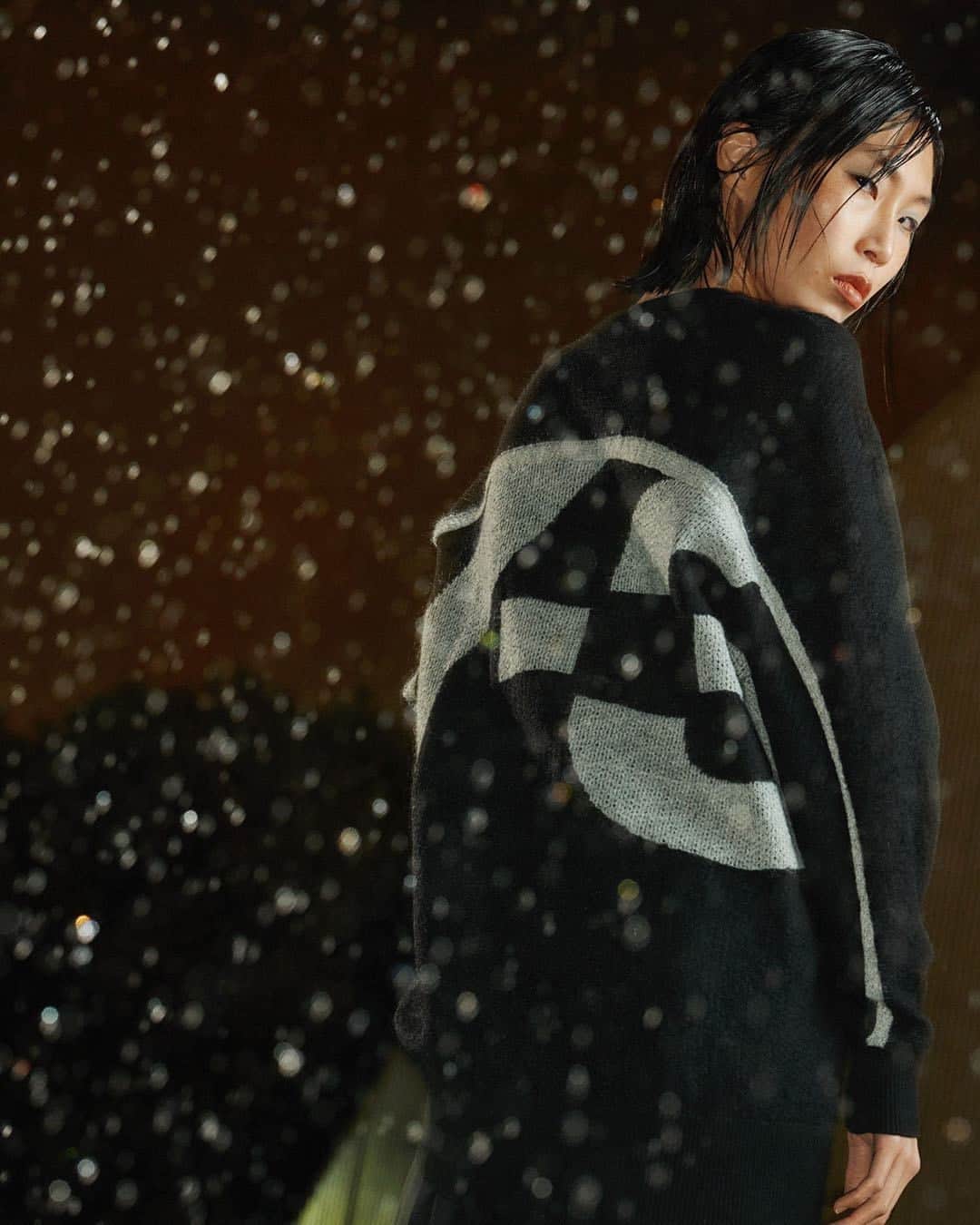 ワイスリーのインスタグラム：「Built-for-purpose all-weather design through an avant-garde lens. Introducing chapter one of the Y-3 Spring/Summer 2021 collection. --- #adidas #Y3 #YohjiYamamoto Discover the collection at adidas.com/y-3​」