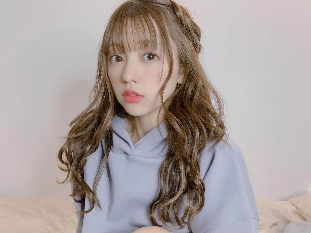 高木悠未のインスタグラム：「もうすぐバレンタインですね🐇🌼  𓂃 過去pic 𓂃」