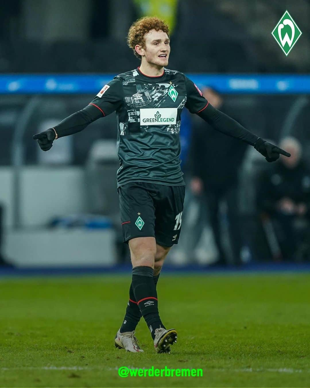 ヴェルダー・ブレーメンさんのインスタグラム写真 - (ヴェルダー・ブレーメンInstagram)「✈️ in die neue Woche!🙂  _______ #werder #bremen #svw #mondaymotivation #sargent #bundesliga #nordphoto」1月25日 17時57分 - werderbremen