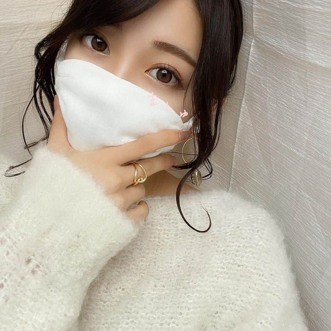 ましゅろ～さんのインスタグラム写真 - (ましゅろ～Instagram)「𝕥𝕠𝕕𝕒𝕪𓅪﻿ ﻿ ﻿ ウレタンマスクより布マスクの方がいいと聞いて、ガーゼマスク装着🧸﻿ @cleanxia._.official の抗ウイルス特許加工されてる特別仕様らしい🤍﻿ ﻿ ﻿ ﻿ #クリンシア #クリンシアマスク #布マスク #抗ウイルスマスク #肌に優しいマスク #ガーゼマスク #pr #ましゅスタンプ#マスク#淡色女子」1月25日 18時27分 - photomasyuro