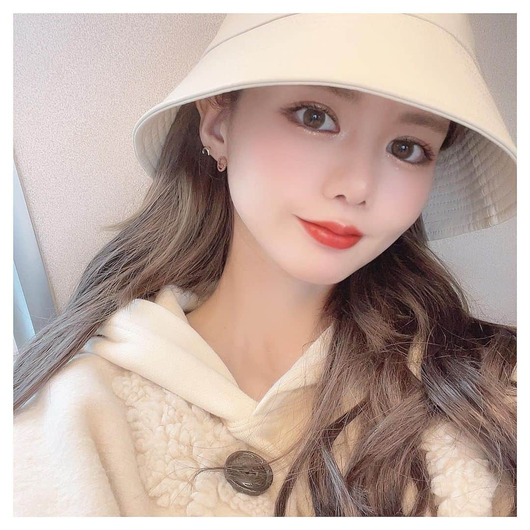 MISAさんのインスタグラム写真 - (MISAInstagram)「ㅤㅤㅤㅤㅤㅤㅤㅤㅤㅤㅤㅤㅤ この間久しぶりに まつ毛パーマ当ててきたよ〜👀🤍🤍 ㅤㅤㅤㅤㅤㅤㅤㅤㅤㅤㅤㅤㅤ 前回同様　@misa_parkbytokyo さんに 当ててもらいました❤︎今回は上下💖 ㅤㅤㅤㅤㅤㅤㅤㅤㅤㅤㅤㅤㅤ 目を横に大きく見せたいって話してたので 目尻側は流れるように上げてもらいました🌼 外出る時マスク必須だからマスクしても まつ毛が落ちてこないのが最高すぎる🥰🥰 ㅤㅤㅤㅤㅤㅤㅤㅤㅤㅤㅤㅤㅤ いつもありがとうございます🤍🤍🤍 #まつ毛パーマ　#parkbytokyo #eyelash #eyelashsalon」1月25日 18時29分 - chatae._