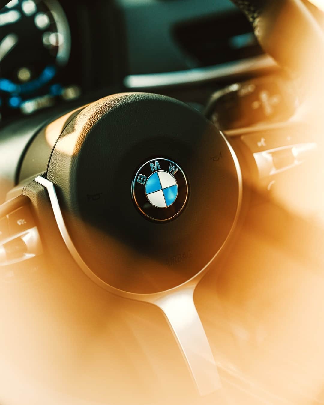 BMWさんのインスタグラム写真 - (BMWInstagram)「Came from afar. Joy is my souvenir to you.  The BMW X1. #TheX1 #BMW #X1 @mike.nimtsch @hrtpicture __ BMW X1 xDrive25e: Fuel consumption weighted combined in l/100km: 1.9 (NEDC); 1.9–1.7 (WLTP), CO2 emissions weighted combined in g/km: 43 (NEDC); 44–39 (WLTP), Power consumption weighted combined in kWh/100km: 13.8 (NEDC); 15.4–15.0 (WLTP). Further information: www.bmw.com/disclaimer」1月25日 18時30分 - bmw