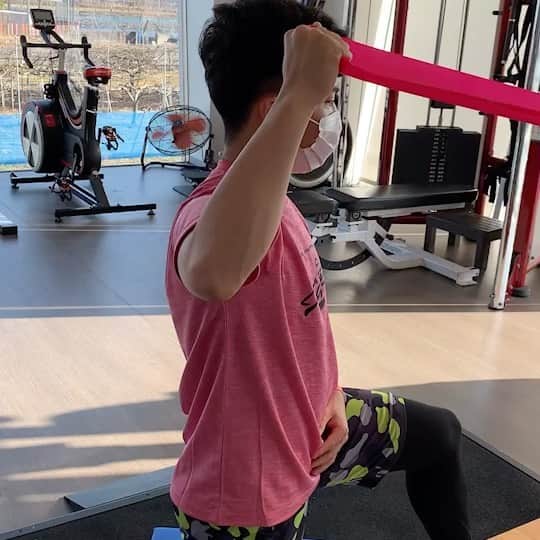 山本拓実のインスタグラム：「今日オフシーズン最後のみどりクリニックでした！ 今日も自分の体のこと、動きをたくさん勉強させて頂きました！ 毎回新たな気づきがあって充実してます笑 毎日を大切にして頑張ります😎 #みどりクリニック」