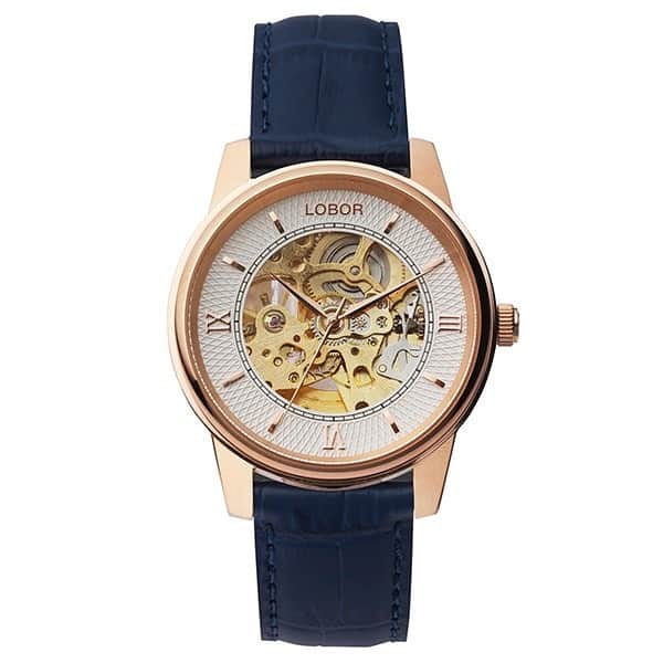 TiCTACさんのインスタグラム写真 - (TiCTACInstagram)「「LOBOR」¥24,000+tax　高級感あるディテールが魅力の美しい腕時計、ロバー。時を刻む自動巻ムーブメントを見て楽しめるセミスケルトン仕様、ダイヤルには繊細な彫り模様が施されています。シックなピンクゴールド×ネイビーはTiCTAC別注カラー、ペアウォッチにもおすすめです。 ・ 二人の記念日にお揃いの腕時計を。一緒の時も離れている時も、いつも身に着ける腕時計が二人の時間を繋ぎます。 #ロバー #LOBOR  #watch #時計 #腕時計　#tictac #tictacwatchshop　#チックタック　#pairwatch #ペアウォッチ #お揃い #お揃いの時計 #おそろいの時計 #おそろいコーデ #お揃いコーデ #お揃い #おそろい #おそろ #記念日プレゼント時計 #誕生日プレゼント時計 #二人の記念日 #時計 #腕時計 #クリスマスプレゼント時計　#おしゃれな人は手元がすてき　#結婚記念日プレゼント時計　 #バレンタインプレゼント時計　#時計店」1月25日 19時01分 - tictac_press