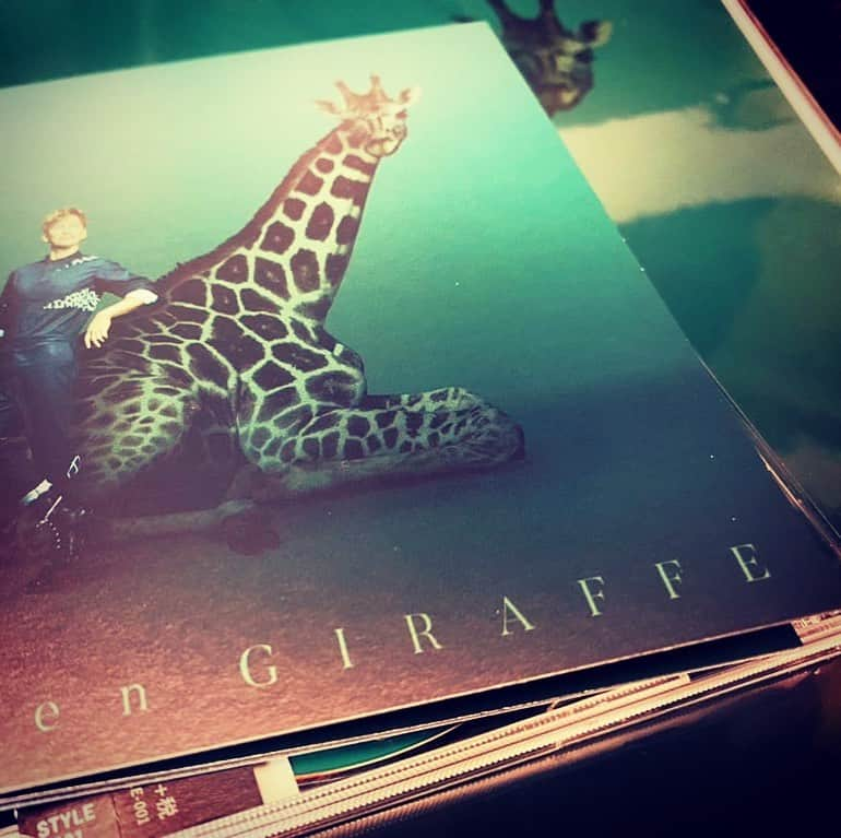 西川隆宏さんのインスタグラム写真 - (西川隆宏Instagram)「来たーっ！ green GIRAFFE / 米倉利紀  25th album「green GIRAFFE」 特設サイト https://www.toshinoriyonekura.com/special/25th_album_greengiraffe/」1月25日 19時09分 - niehya