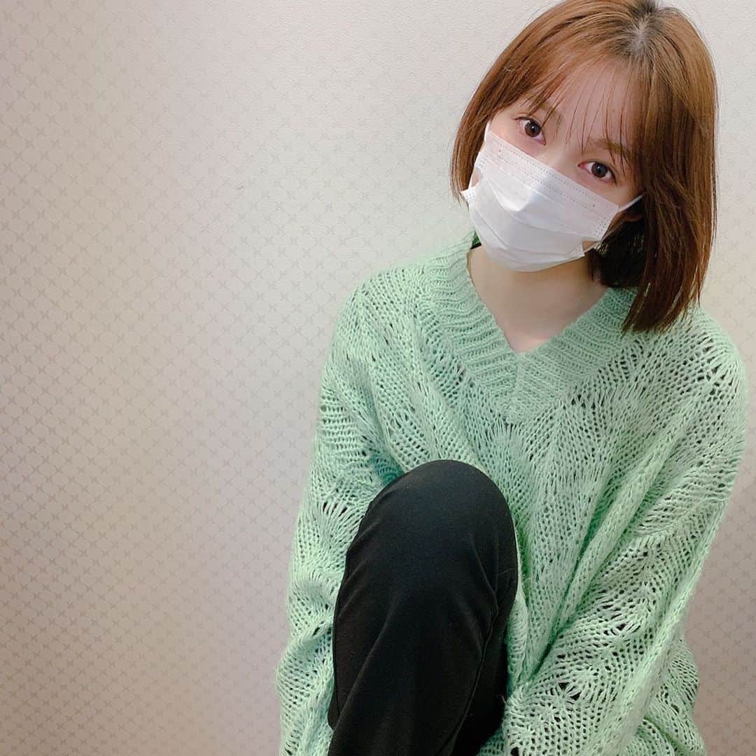 中村ゆりかさんのインスタグラム写真 - (中村ゆりかInstagram)「皆さまこんばんは🌙 週末はゆっくりできましたでしょうか？ そして、サイン入り写真集が明日の1月26日23:59までが締め切りとなっております！ サイン無しの通常版や限定カバー版は1月26日以降も予約可能です！是非プロフィールの予約ページや1stハイライトにもURLを貼りましたのでご確認して下さると嬉しいです💫 明日からも頑張りましょう🐧」1月25日 19時17分 - yurikanakamura_official