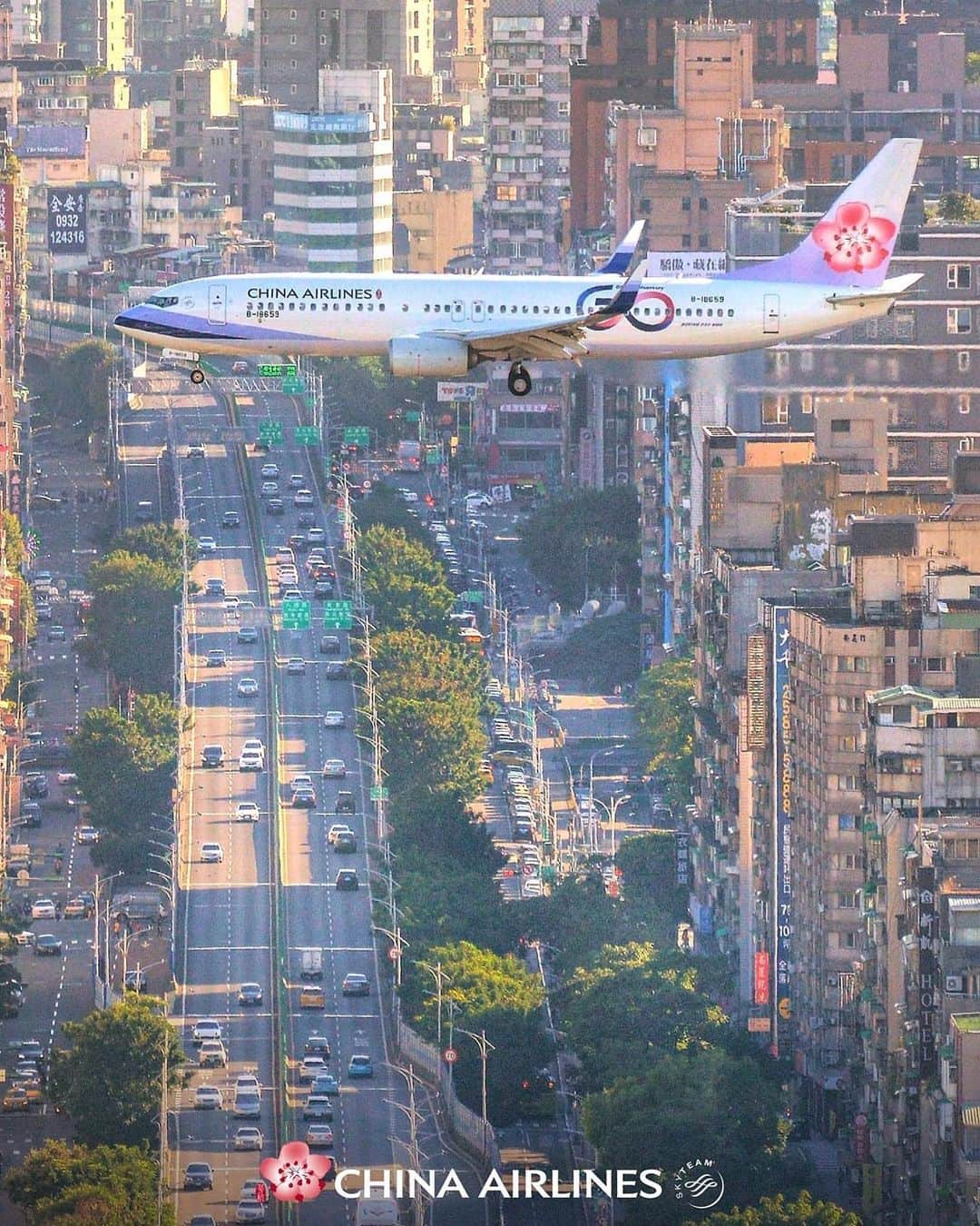 日本地区チャイナ エアラインさんのインスタグラム写真 - (日本地区チャイナ エアラインInstagram)「【Fascinating plane pictures】  迫力あるステキな一枚をご覧ください !(^^)! Thank you @jal_kana  ＜公式HP＞ https://goo.gl/vif8Qp  #チャイナエアライン #chinaairlines #中華航空 #スカイチーム #台湾 #防疫」1月25日 19時13分 - chinaairlines.jp