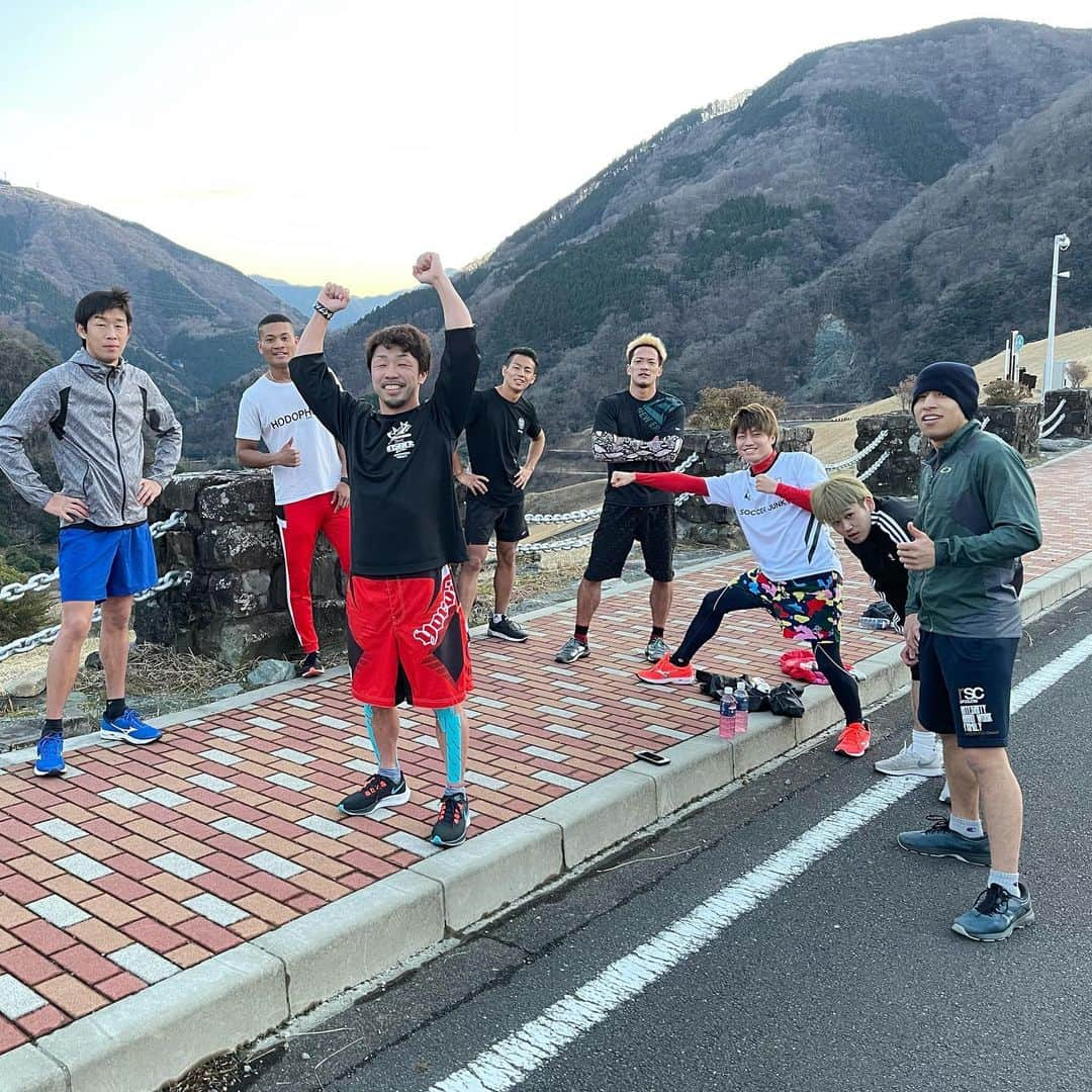 武居由樹さんのインスタグラム写真 - (武居由樹Instagram)「合宿1日目走りまくりました🏃‍♂️ 脚がしんどい、、 #大橋ジム」1月25日 19時16分 - yoshikitakei712