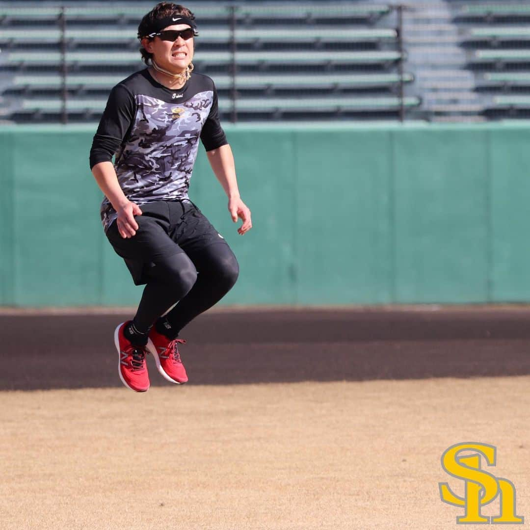 福岡ソフトバンクホークスさんのインスタグラム写真 - (福岡ソフトバンクホークスInstagram)「#自主トレレポート #team熱男柱 #松田宣浩 #牧原大成 #水谷瞬 #sbhawks #softbankhawks #ホークス #鷹く！」1月25日 19時25分 - softbankhawks_official