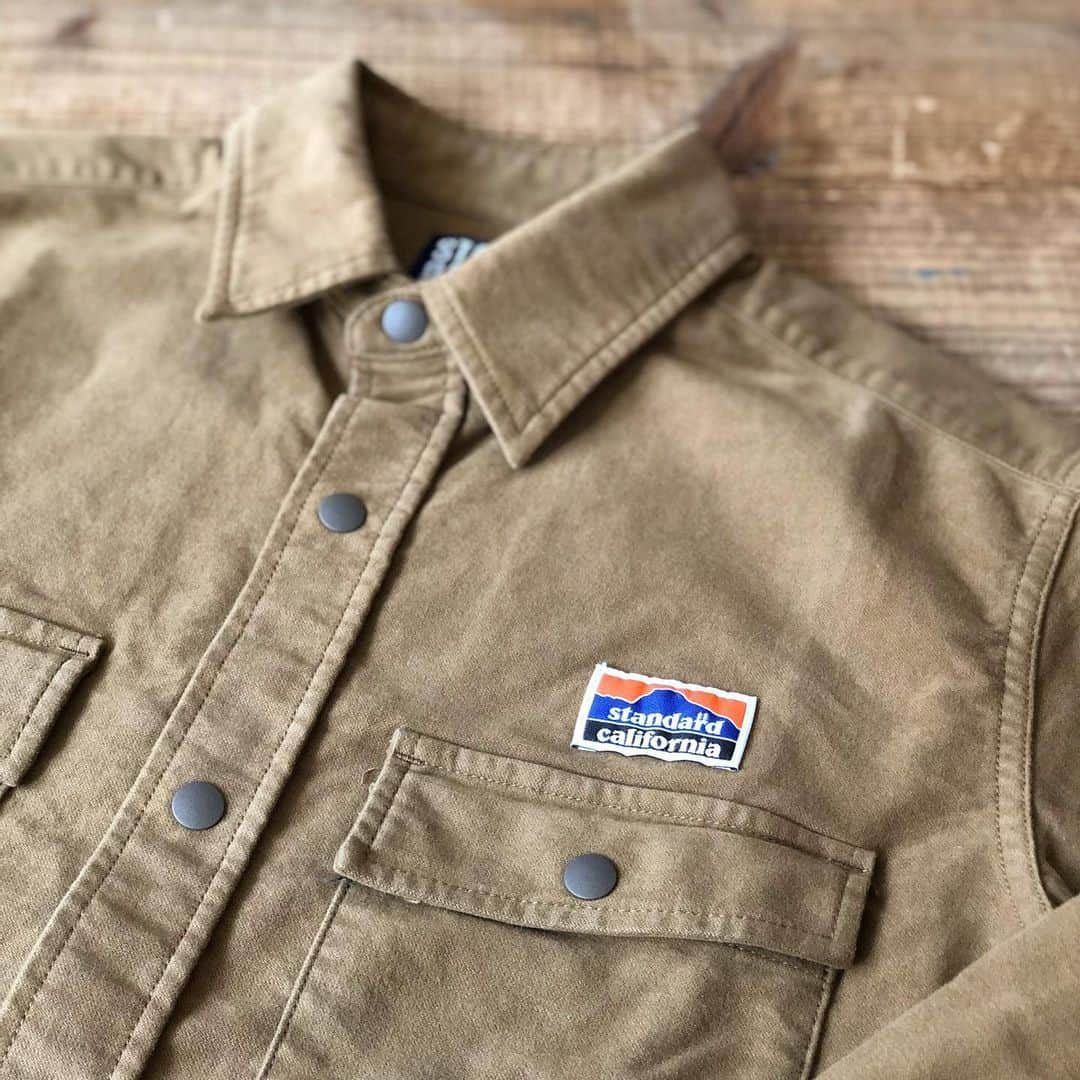 のインスタグラム：「SD Stretch Moleskin Classic Field Shirt﻿ ﻿ #standardcalifornia #スタンダードカリフォルニア #outdoors #shirts #アウトドア #シャツ #stretchmaterial #ストレッチ素材﻿ #fashion #ファッション　﻿ #internationalshipping ﻿ #overseashipping」