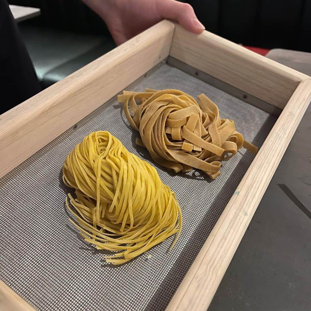 のインスタグラム：「🤔」