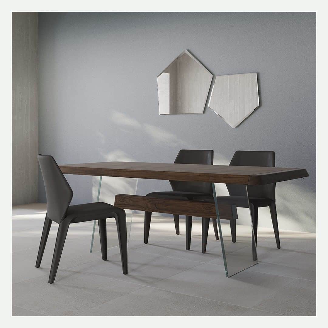 Natuzzi Officialさんのインスタグラム写真 - (Natuzzi OfficialInstagram)「Ask yourself what you would think when entering a dining room starring this Phantom table and the Frida chairs. Surely before you think you would be amazed by the feeling of class and design that emanates.  #natuzzi #NatuzziItalia #Italy #Puglia #design #lifestyle #style #furniture #homefurniture #madeinitaly #living #interiordesign #decor #furnituredesign #homedesign #inspiration #interior #sofa #livingroom」1月25日 20時00分 - natuzzi