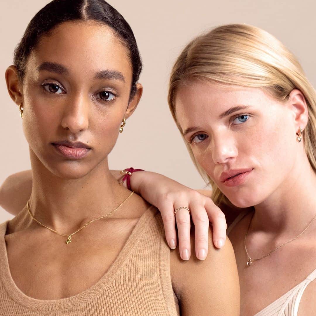 PAUL HEWITTさんのインスタグラム写真 - (PAUL HEWITTInstagram)「Introducing our new SOULMATES jewellery collection. SOULMATES make you feel whole. They share their thoughts, feelings and longings. SOULMATES are always there for each other 👯‍♀️ Who's your Soulmate?   #getAnchored #paulhewitt #soulmate」1月25日 20時00分 - paul_hewitt