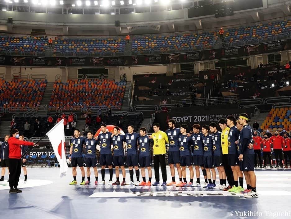 吉野樹さんのインスタグラム写真 - (吉野樹Instagram)「. 世界選手権　in Egypt🇪🇬 日本時間23:30〜 vs Bahrain🇧🇭  バーレーン戦絶対勝つ‼️🔥 Last game 皆さん夜更かし宜しくお願いします💪  僕たちは今日一番盛り上がっていきますよ！！🔥🔥  #彗星JAPAN #handball #Egypt2021 #世界選手権 #いい写真 #同期 #水町孝太郎 #杉岡尚樹」1月25日 20時05分 - tatsuki.yoshino23