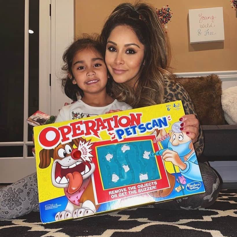 Hasbroさんのインスタグラム写真 - (HasbroInstagram)「#repost #ad @snooki Who else loves Operation?! #ad We recently bought the kids this Operation Pet Scan game and they have been so entertained👏🏽We have been having so much fun playing as a family!🥰 @hasbro@hasbrogamingofficial#operationpetscan」1月26日 6時21分 - hasbro