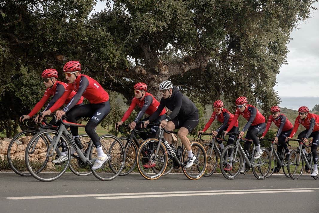 ファビアン・カンチェラーラさんのインスタグラム写真 - (ファビアン・カンチェラーラInstagram)「first day of the camp ✅  great to be out with the boys 🙌🙌  #TeamCancellara #swissracingacademy #cycling #teamwork #SRA @swiss_racing_academy #swisscyclingfamily  📸 @ronanmerot」1月26日 6時33分 - fabian_cancellara