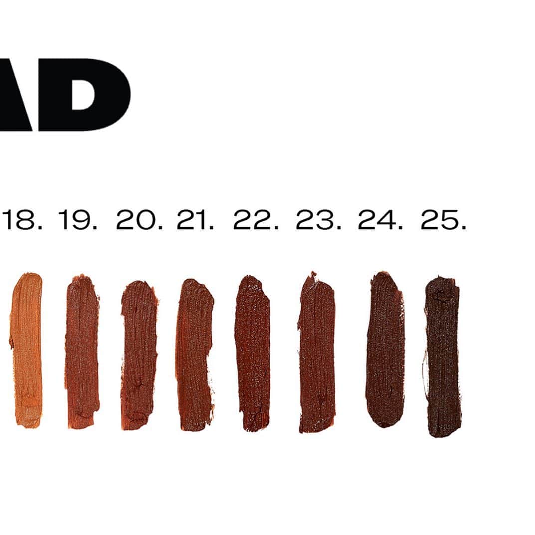 ボビー・ブラウンのインスタグラム：「@jonesroadbeauty. The Face Pencil. The everything stick comes in 25 shades that covers redness and dark spots, corrects discoloration, and lightens dark circles all while being undetectable.  HOW TO CHOOSE Look for the shade that disappears on your cheek and the shade that disappears on your forehead— they’re not always the same. Having both on hand will keep you covered. Use a lighter shade to neutralize darkness under the eye, and at the corners of the mouth.  HOW TO USE Start around the nose to cover redness. Next, apply around the mouth, spot correct as needed, and blend down with fingers. To create a wash of coverage, blend pencil with your favorite moisturizer and apply as a foundation.  Available exclusively at jonesroadbeauty.com.」