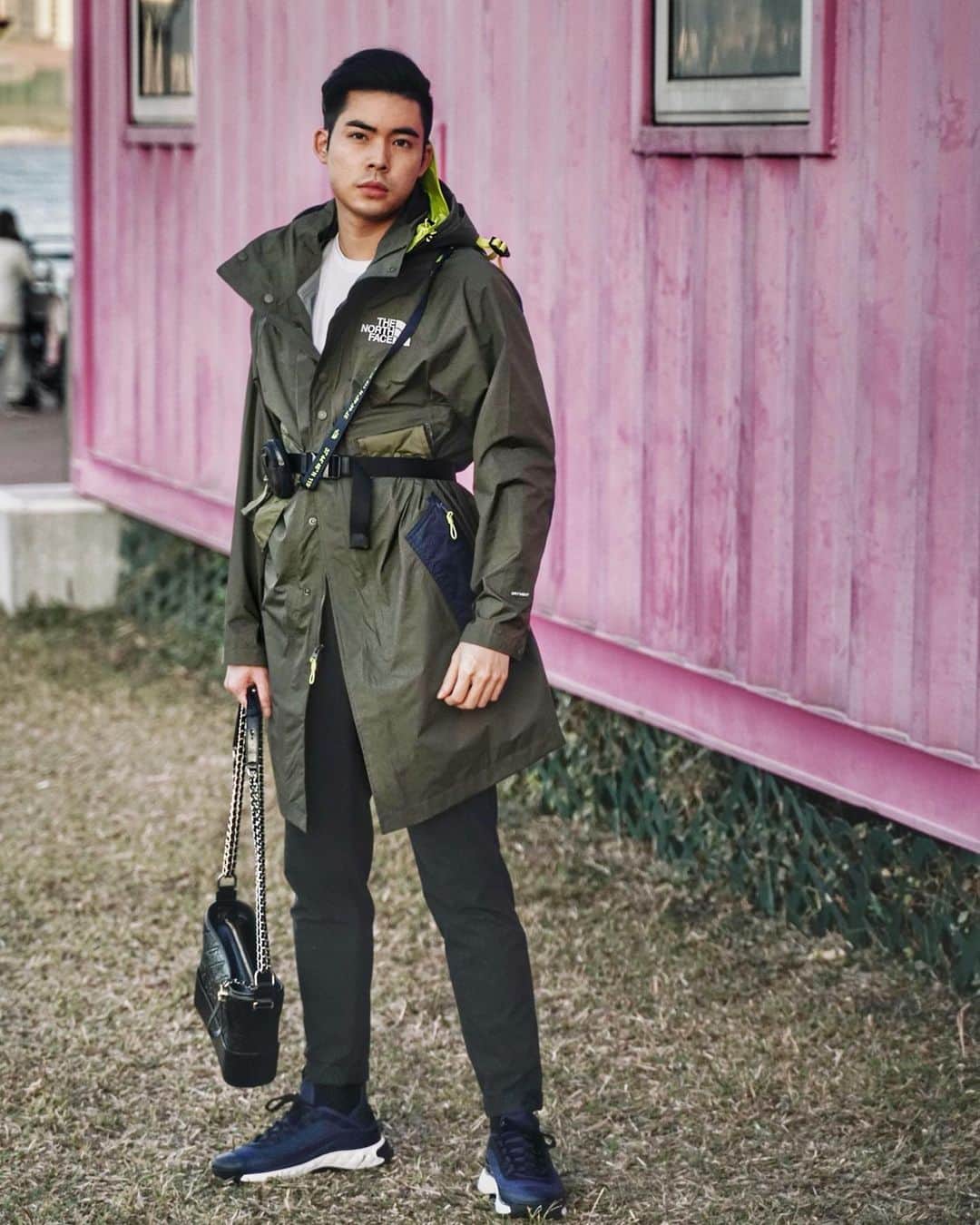 Christoffer Chengのインスタグラム：「Who loves utility wear that also looks stylish? Whatever @tnf_urbanexploration_hk is doing, I’m in love!! 😍😍😍 #urbanexplorationtnf #thenorthface #utilitygear」