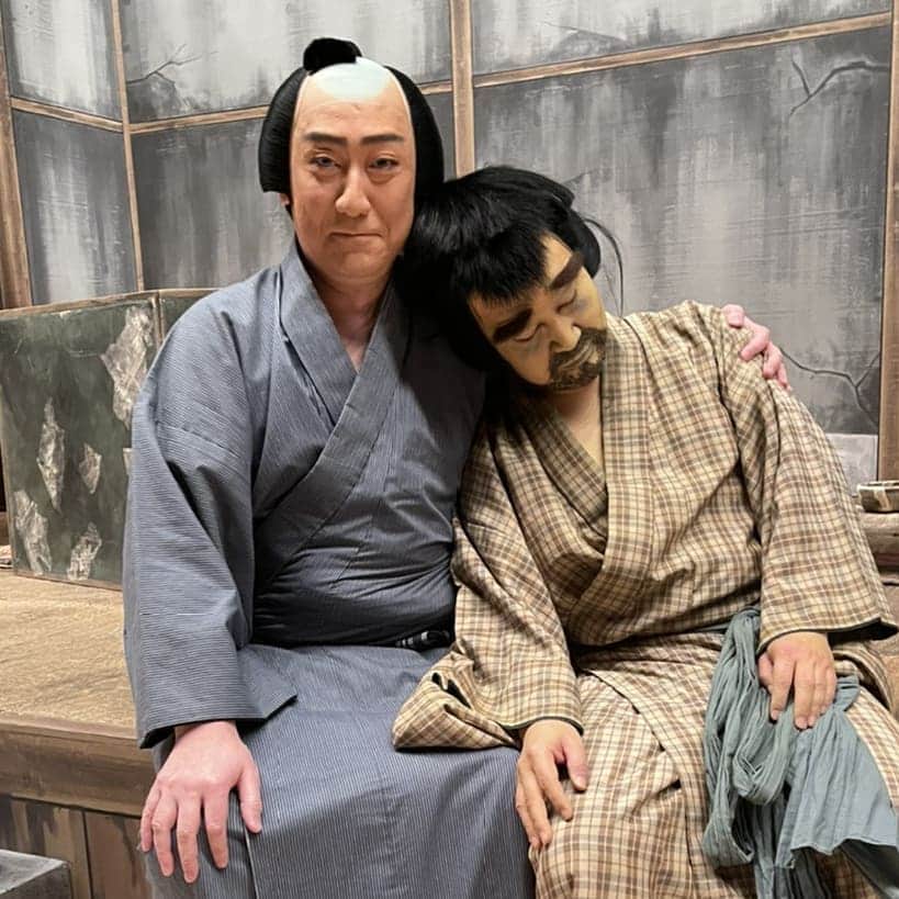 のインスタグラム：「本日の馬太郎 手斧目半次と共に  一月歌舞伎座第三部の開演時間が変更になりました。 27日(水)の千穐楽まで午後6時20分開演です。 よろしくお願いします✨ #歌舞伎 #中村松江 #中村芝翫 #らくだ #壽初春大歌舞伎 #歌舞伎座」