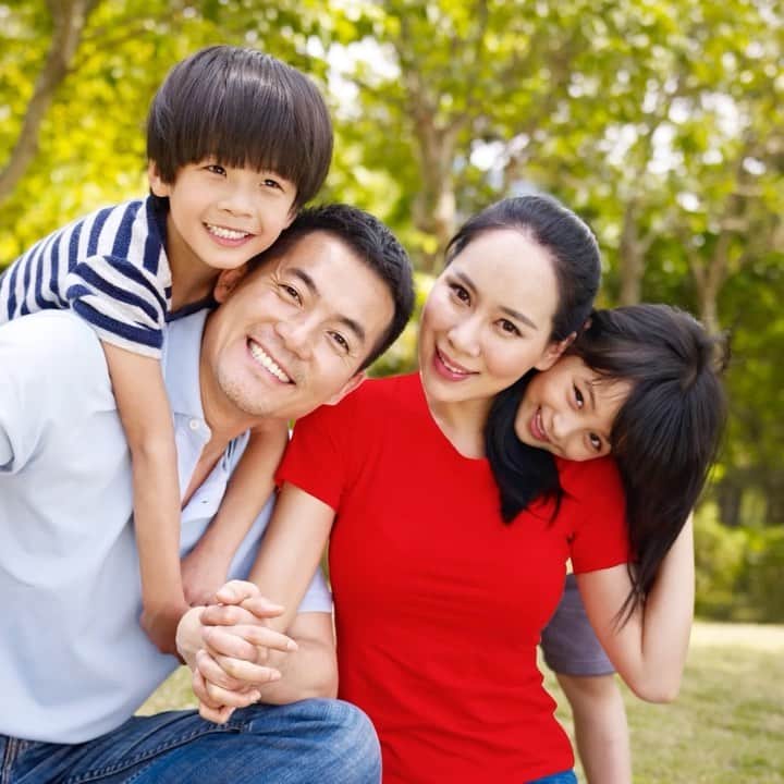 エアアジアのインスタグラム：「Join airasia Health for our EXCLUSIVE fertility webinar and you soon may hear the pitter patter of little feet in your home! 🙏🏻❤️  Sign up today to book your FREE specialist consultation and enjoy special discounts on fertility treatments, only with airasia Health!」