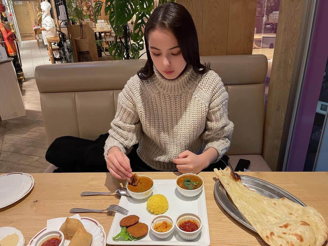 稲垣姫菜さんのインスタグラム写真 - (稲垣姫菜Instagram)「・ 初めて本格的なインド料理を食べに行きました!!😳✨ ・ ・ ・ #インド料理 #カレー #ナン #サモサ #indianfood #curry」1月25日 22時14分 - himena_inagaki