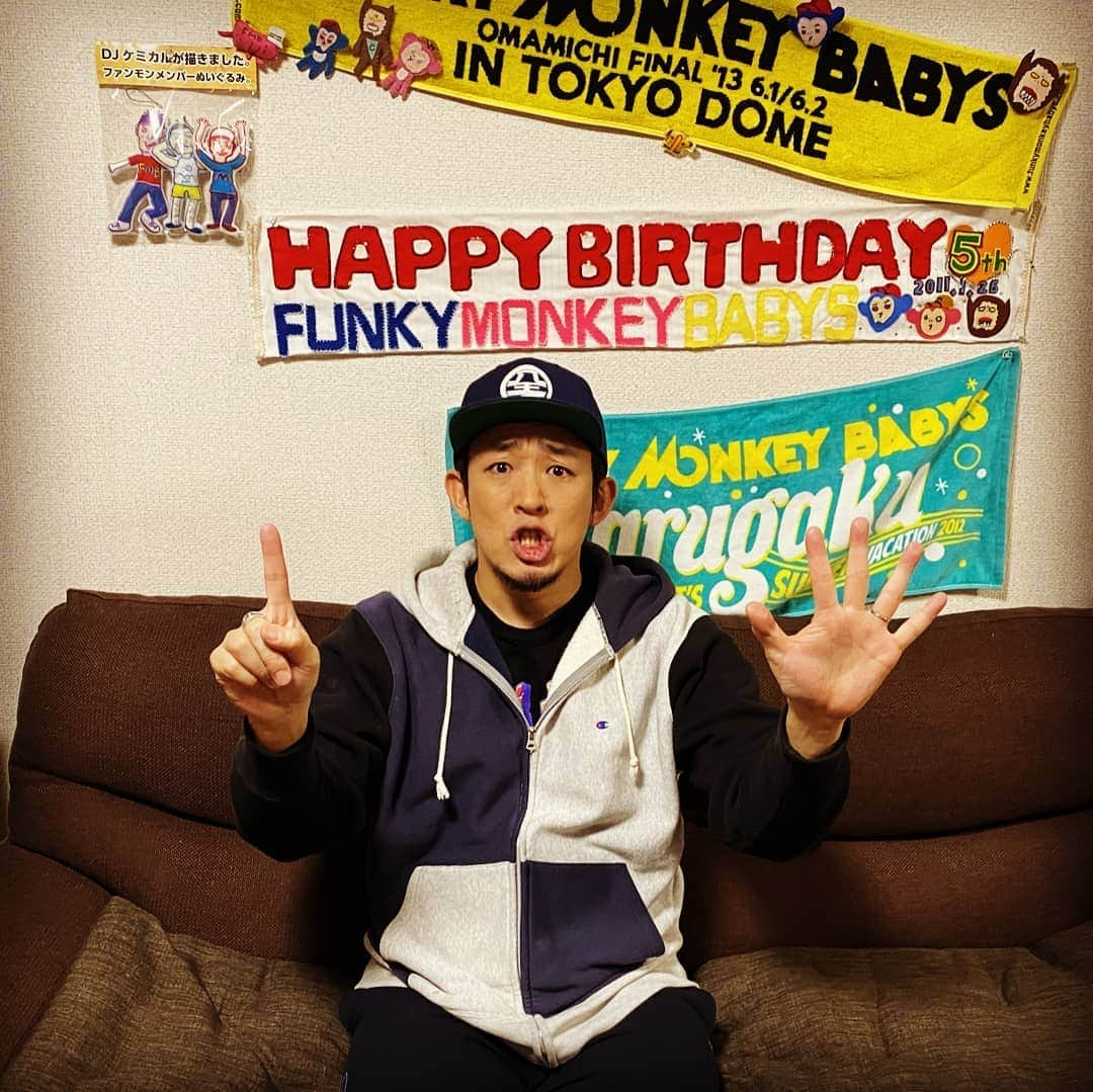 ファンキー加藤さんのインスタグラム写真 - (ファンキー加藤Instagram)「#1月25日 #15thanniversary #メジャーデビュー記念日 #八王子 の #実家 から #生配信 #ありがとうございました」1月25日 22時17分 - funkykato_funkykato_funkykato