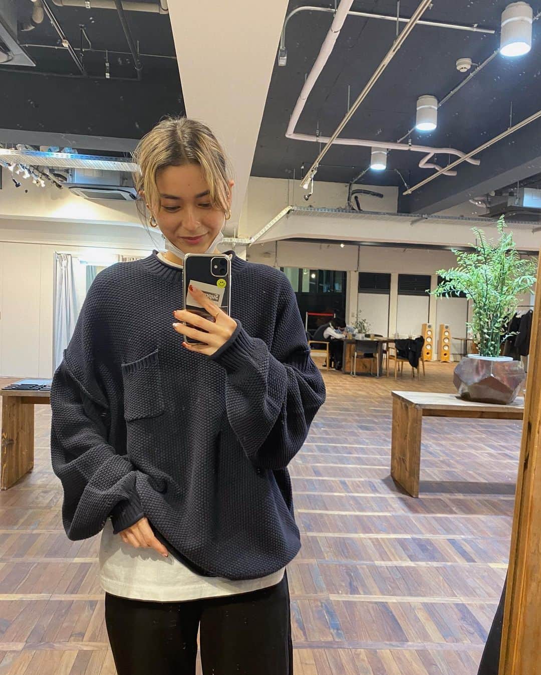 のインスタグラム：「. 🐥🧡 展示会で頼んだやつ早く着たいなー。」
