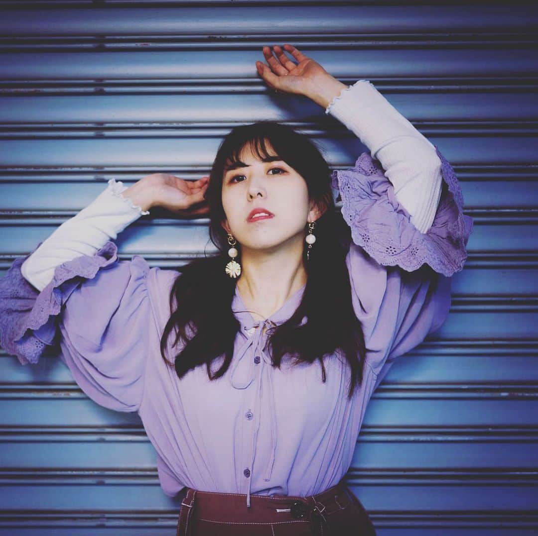 井上麗夢のインスタグラム：「❄️﻿ ﻿ 久々の雨が降ったなーて思ったら﻿ 今日は暖かかったなぁ💁‍♀️☀️﻿ ﻿ ﻿ 最近、パソコン作業が多くて﻿ 肩こりがひどいよ〜。﻿ ﻿ ﻿ マッサージとかにゆっくり行きたいなぁ🥺🥺﻿ ﻿ ﻿ ﻿ Twitter:@Remu_19﻿ ﻿ ﻿ ﻿ #カメラ女子 #カメラ女子部 #ipone #東京写真部 #写真部 #instagood  #olympuspen #写真好きな人と繋がりたい  #写真を撮るのが好きな人と繋がりたい  #カメラ好きな人と繋がりたい #カメラマン募集 #ファインダー越しの私の世界  #フィルター越しの私の世界 #ポートレート #ポートレートモデル #女優 #井上麗夢　#YouTube #ダイエット #写真集 #被写体モデル #被写体 #撮影会モデル #撮影会」