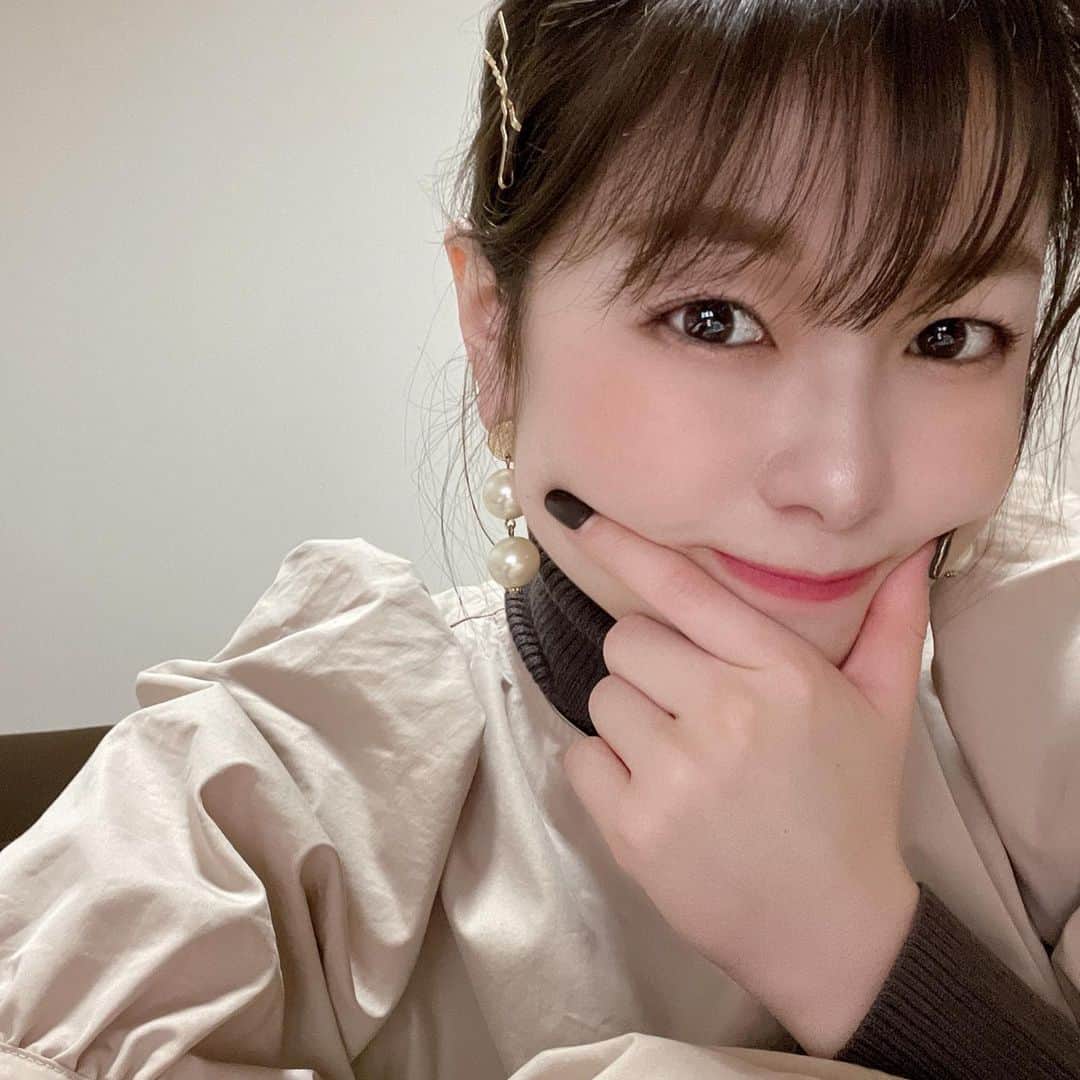 中西香菜のインスタグラム：「﻿ ・﻿ ♡﻿ ・﻿ 最近ほんとに 寒いね~😵﻿ ・﻿ ♡﻿ ・﻿ ♡﻿ ﻿ ﻿  ﻿ #寒い #お家 #おうち時間 #中西香菜﻿」