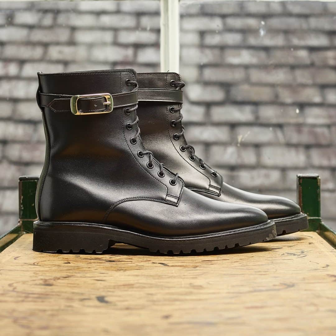 のインスタグラム：「Women's Collection - Molly in Black Calf. . Your opinions matter, go to our story to find out more! . #crockettandjones #madetobeworn #womenscollection」