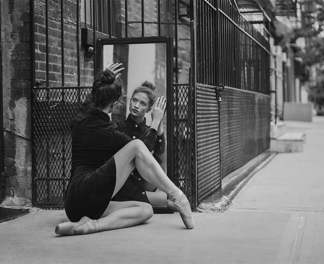 ballerina projectさんのインスタグラム写真 - (ballerina projectInstagram)「𝗦𝗮𝗿𝗮𝗵 𝗛𝗮𝘆 in the Lower East Side. #ballerina - @sarahhayofficial #lowereastside #les #newyorkcity #ballerinaproject #ballerinaproject_ #ballet #dance #sarahhay #fleshandbone #sonyalpha #zeissotus   𝗕𝗮𝗹𝗹𝗲𝗿𝗶𝗻𝗮 𝗣𝗿𝗼𝗷𝗲𝗰𝘁 𝗯𝗼𝗼𝗸 is now in stock. Go to @ballerinaprojectbook for link.」1月25日 23時13分 - ballerinaproject_