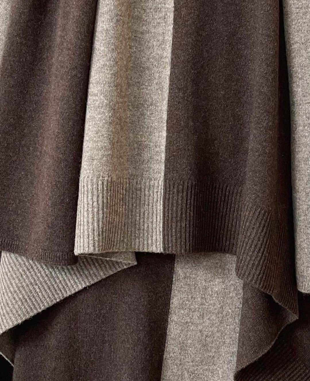 ホルストンのインスタグラム：「A sneak peek into our Fall 2021 knits...」
