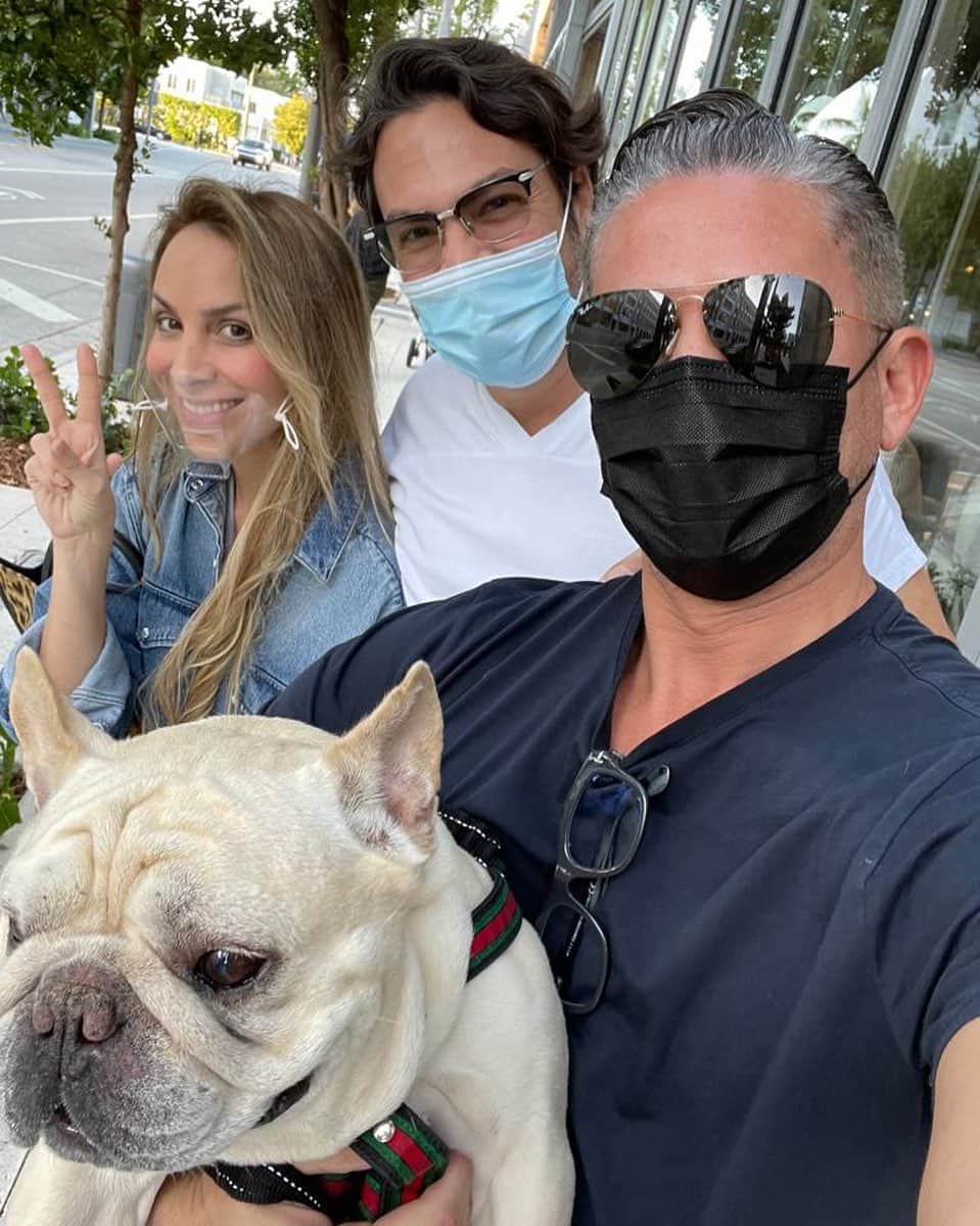 のインスタグラム：「A veces los mejores momentos no se planean, sino salen por casualidad!!! @margbmar @ernestomathies #napoleonandcarlota #rodnerfigueroa #miamidesigndistrict」