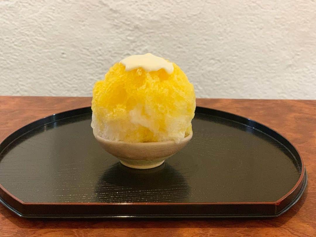 原田麻子さんのインスタグラム写真 - (原田麻子Instagram)「パッションチーズ  味見氷  なんだこれは大好きだよ 残り少ないとのことで2倍にできなかったのが悔やまれる…好き…  #かき氷#かき氷🍧#おやつ#ごはん#sweets# shaveice」1月25日 23時27分 - achakoko