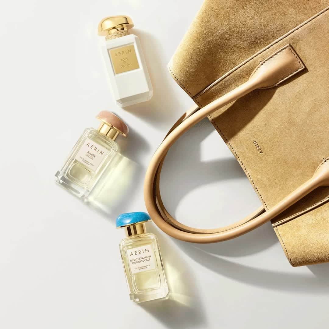 エスティローダーのインスタグラム：「New year, new scent! These @aerin best-sellers are sure to add floral flair to your fragrance wardrobe – tap to shop favorites like Mediterranean Honeysuckle, Amber Musk, and Rose de Grasse for a showstopping scent to celebrate the new year! #AERINBeauty」