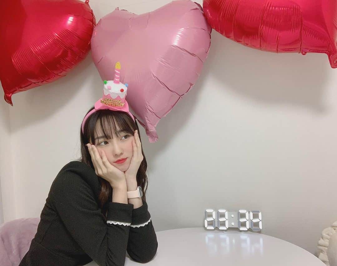 川平朱莉のインスタグラム：「本日21歳になりました！  お祝いのメッセージくださった方も、LINE LIVEの配信に来てくださった方もホントにありがとうございました💌❤︎」