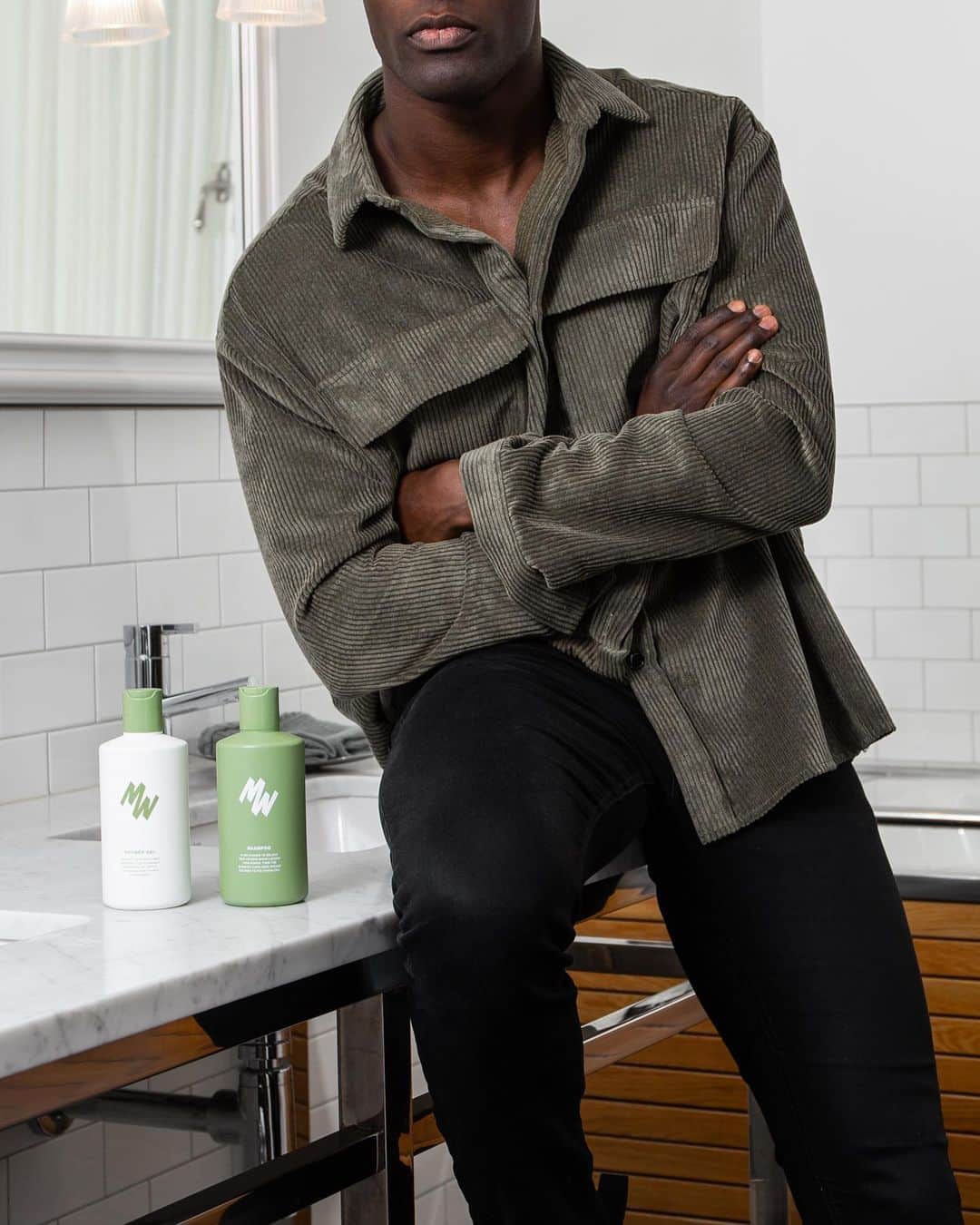 Men Withのインスタグラム：「@menwithskincare 💚 Going above and beyond, this is not your average Shampoo and Shower Gel. They work as hair and body cleansers with both calming and strengthening effects 💆🏽‍♂️💪🏽  All of our products are designed to be a long term and beautiful addition to your bathroom, therefore, the products contain only vegan ingredients and the packaging is made from sustainably sourced sugar cane being recyclable ♻️🌱」