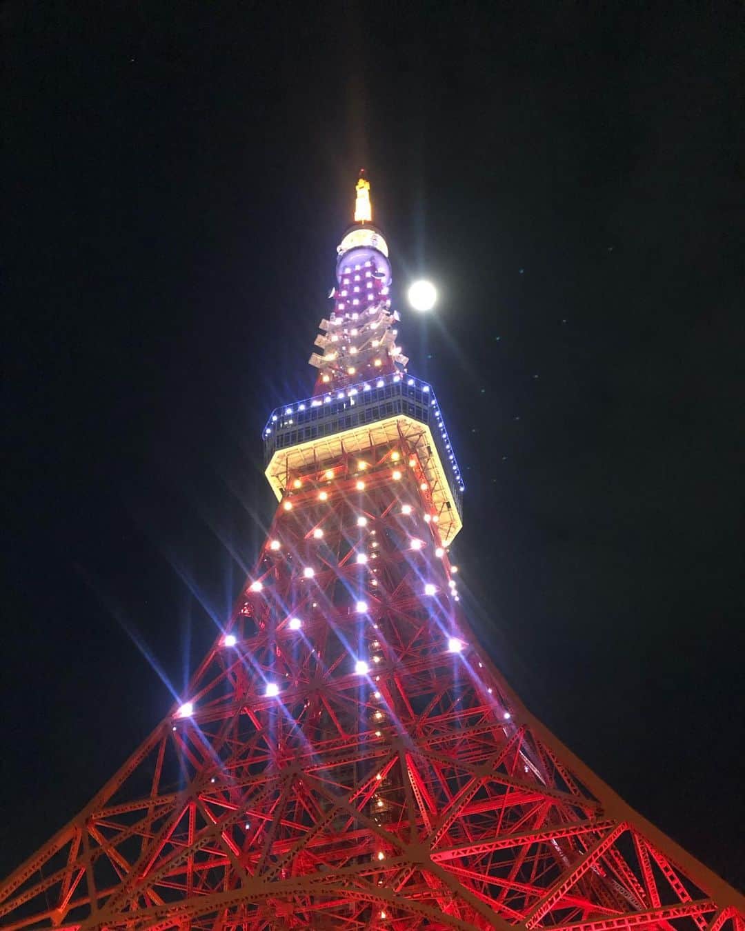 佐野碧さんのインスタグラム写真 - (佐野碧Instagram)「with moon  #moon #moonlight  #moonstar  #tokyotower #tower #believe #aoisano #tokyo #東京タワー　#タワー　#月　#月夜　#散歩　#浜松町　#大門　#増上寺　#wallking」1月25日 23時59分 - aoi_sano
