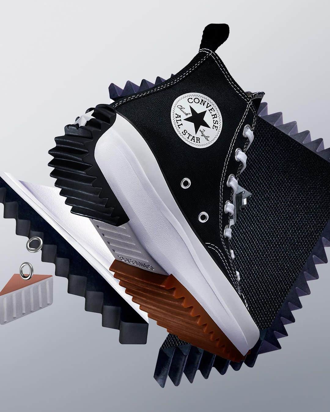converseさんのインスタグラム写真 - (converseInstagram)「Our remixed platforms are back. Add even more style and flair to your new-season looks with the Run Star Hike, Chuck Taylor All Star Move and more.⁣ ⁣⁣ Stay elevated. Check out these silhouettes now on Converse.com.」1月26日 0時00分 - converse