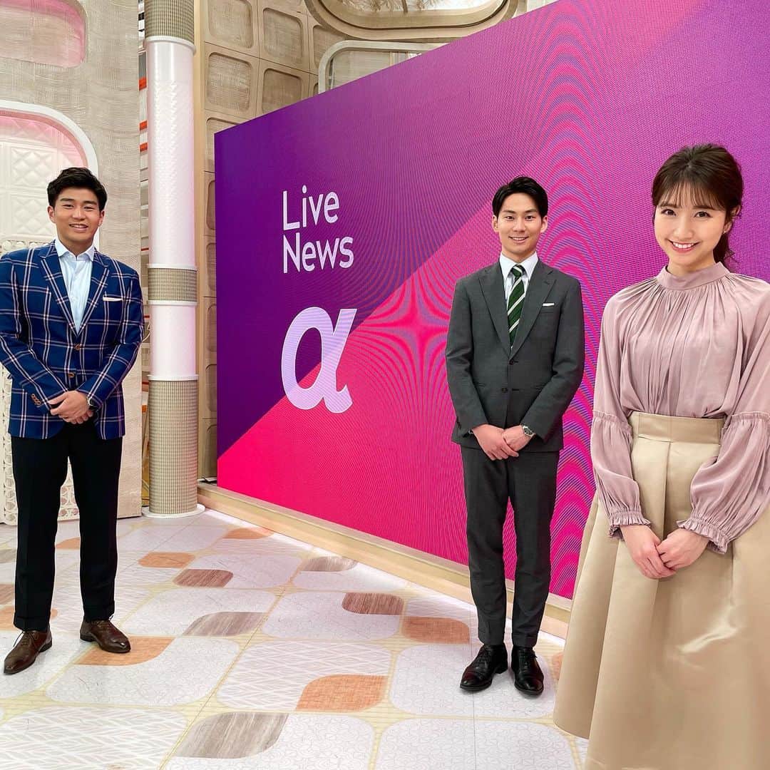 内野泰輔のインスタグラム：「今夜もご覧いただきありがとうございました！ そして、今週も宜しくお願い致します。  #三田友梨佳 アナ #今湊敬樹 アナ #livenewsα  #スポーツコーナー」