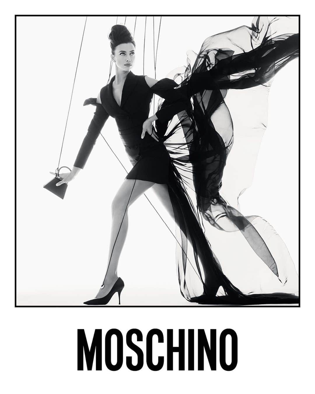 ジェレミー・スコットのインスタグラム：「THE NEW MOSCHINO CAMPAIGN STARRING @irinashayk ! HAIR BY @jimmypaulhair MAKE UP @patmcgrathreal STYLED BY @carlynecerfdedudzeele ART DIRECTION @duzansky & PHOTOGRAPHED BY STEVEN MEISEL」