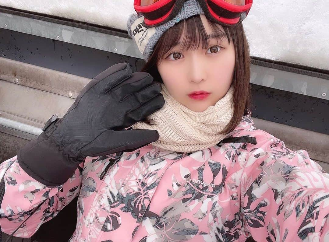 宮瀬なこさんのインスタグラム写真 - (宮瀬なこInstagram)「ぜんぶ雪のせいだ。❄️☃️  #ootd #fashion #instafood #goodnight #instagram #instalike #hairstyle #outfit #code #coordinate #style #stylepoint #instafashion #instagood #instalike#likeforlikes  #ファッション ＃撮影 ＃ヘアアレンジ ＃ヘアスタイル #アレンジスタイル  #ヘア #ボブ #コーディネート  #コーデ  #ぜんぶ雪のせいだ ＃今日の服　#スキー #スキー女子 ＃スノボ  #スノボ女子」1月26日 0時34分 - nacorin_official