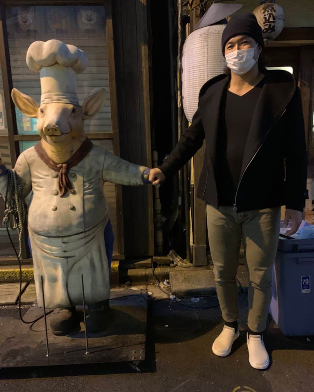 ジェイク・リーのインスタグラム：「🐖🦍」