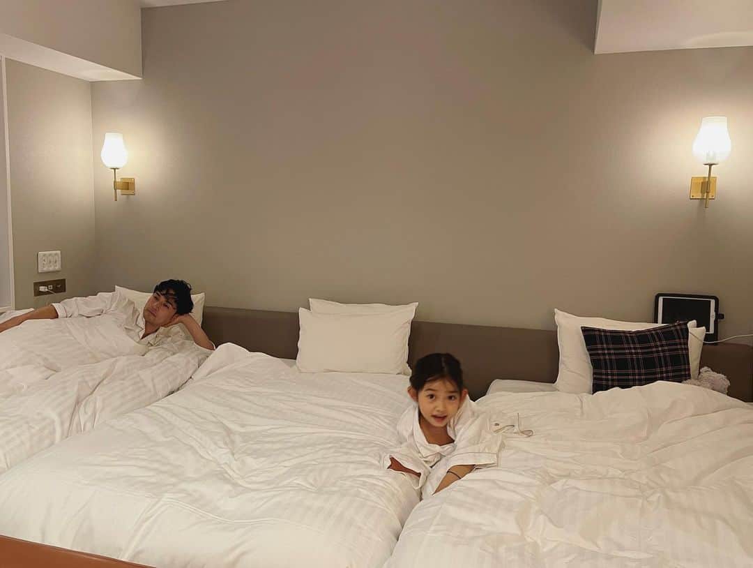 簑島三佳さんのインスタグラム写真 - (簑島三佳Instagram)「London🇬🇧に来たかと思わせてくれるホテル  白を基調にしたクリーンなお部屋ってやっぱり可愛いね♡  @hotelit.osaka  #hotelit #osaka #lilytube」1月26日 0時51分 - minoshimamika