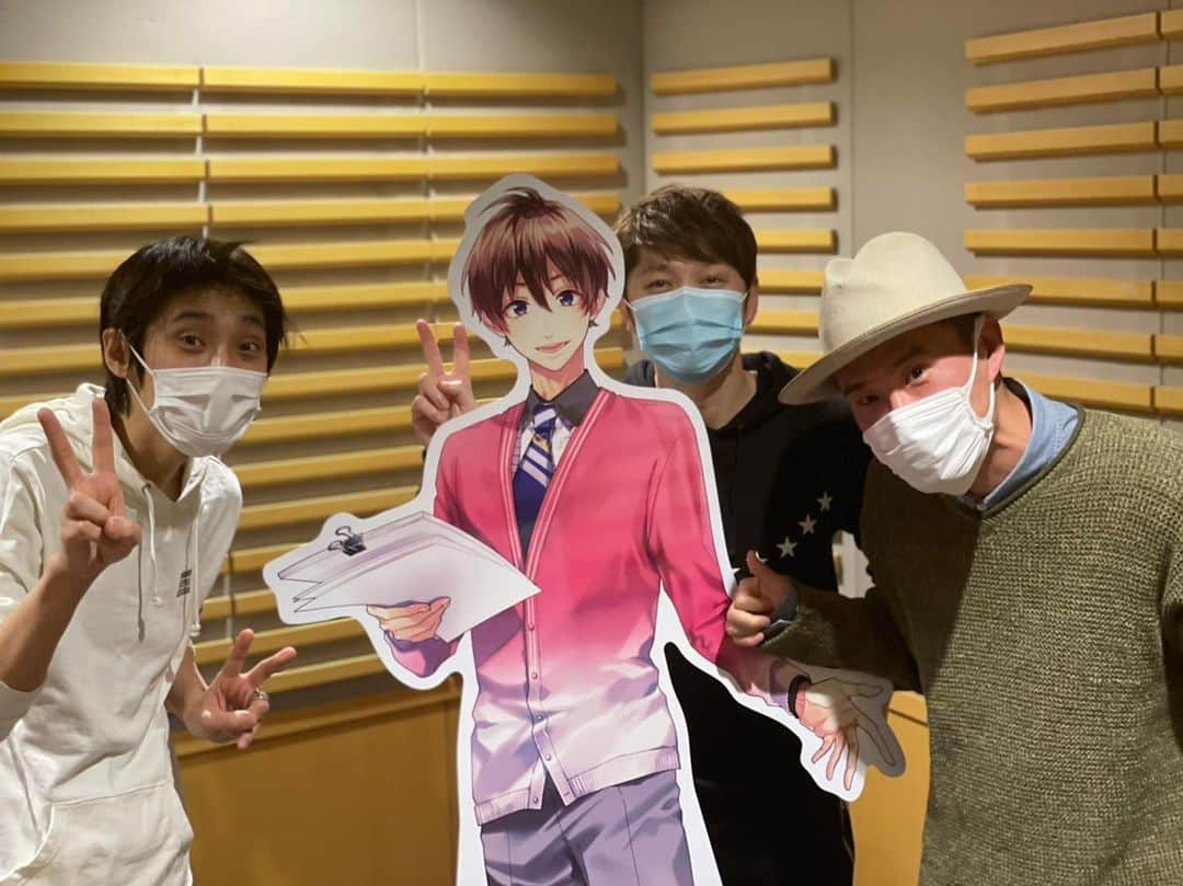 KOHSHIのインスタグラム：「ミューコミプラス生放送お疲れ様でした❗️ 気づけば5年ぶりの出演。 よっぴーさんはちょこちょこ現場で会っていたのでそんな感じがしませんでした。 今日のパンチライン！ 「プロの小6」 ありがとうございました😊  #flow #ミューコミプラス #ニッポン放送 #新世界 #シャドーバース」